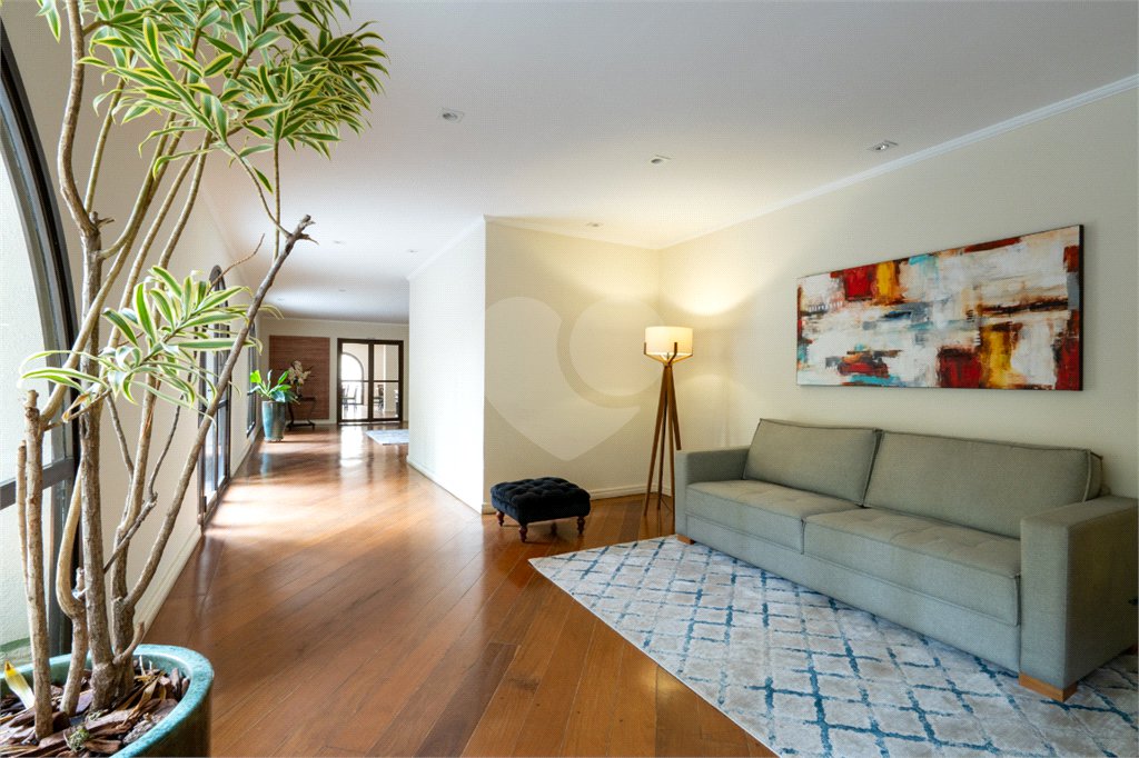 Apartamento à venda com 3 suítes em Vila Nova Conceição, São Paulo, SP