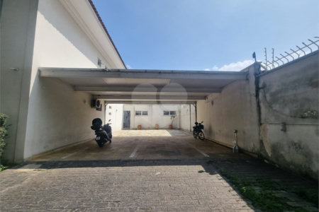 Sobrado à venda com 6 suítes em Alto de Pinheiros, São Paulo, SP