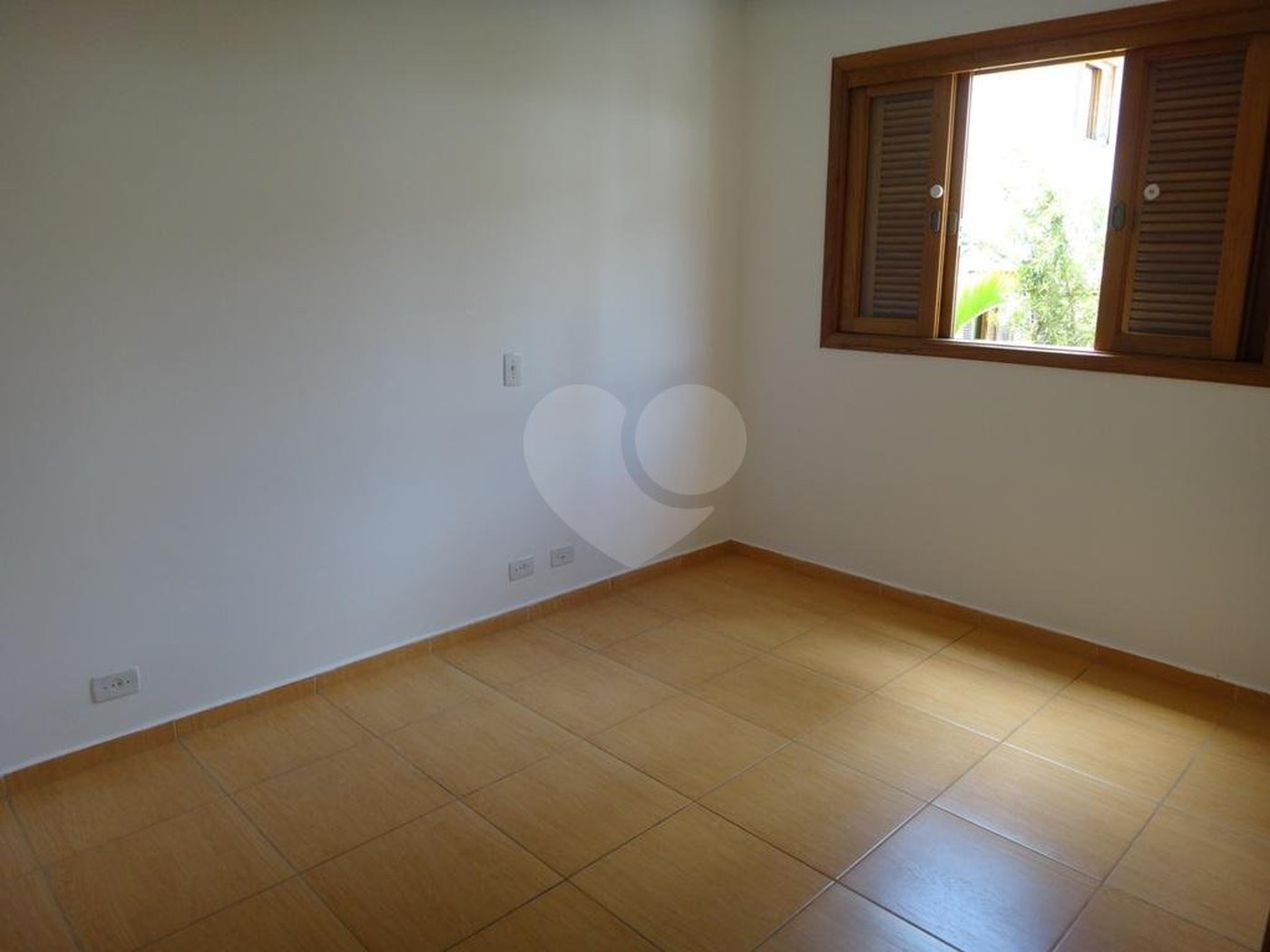Casa à venda ou para alugar com 4 quartos, sendo 2 suítes, no condomínio Vila Hípica, São Paulo - SP