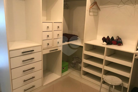 Casa à venda com 5 quartos, sendo 3 suítes, no condomínio Mansões da Prata, Rio de Janeiro - RJ