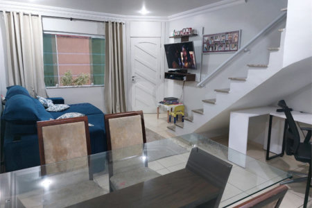 Casa à venda com 2 suítes no condomínio Villa Dell Victor, São Paulo - SP