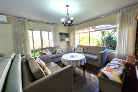 Casa à venda com 4 quartos, sendo 1 suíte, em Alto da Boa Vista, São Paulo, SP