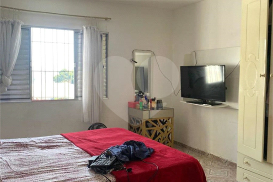 Sobrado à venda com 3 quartos, sendo 1 suíte, em Vila Nova Cachoeirinha, São Paulo, SP