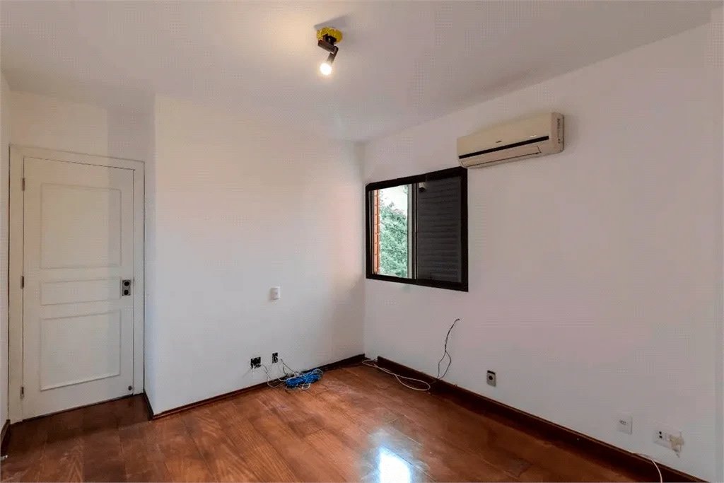 Apartamento à venda com 4 quartos, sendo 2 suítes,  em Paraíso do Morumbi, São Paulo, SP