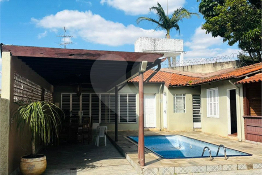 Casa à venda com 4 quartos, sendo 1 suíte, em Jardim São Bento, São Paulo, SP
