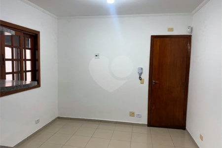 Sobrado à venda ou para alugar com 3 suítes em Vila Sônia, São Paulo, SP