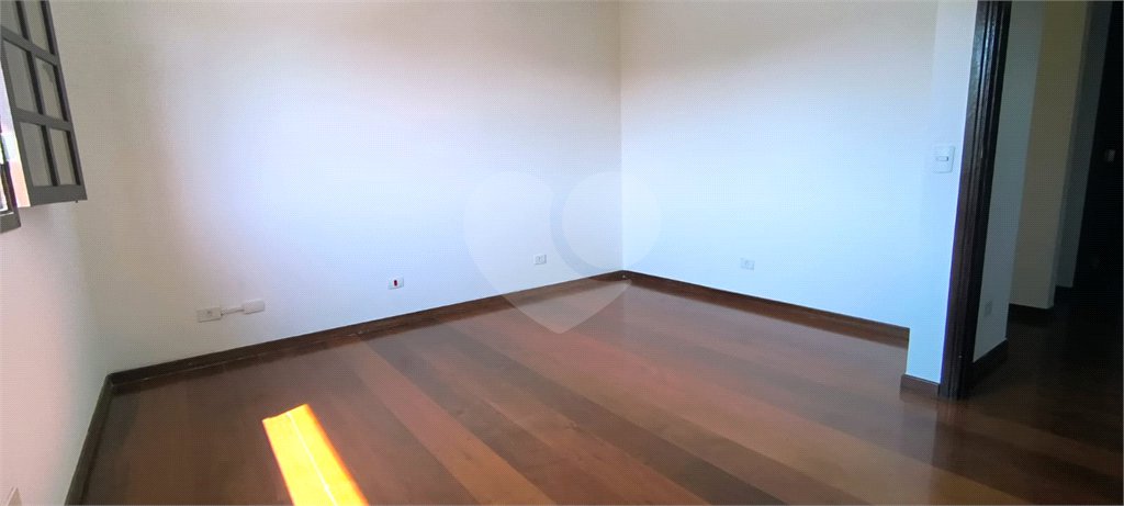Sobrado à venda com 3 quartos, sendo 2 suítes, em Jardim Ivana, São Paulo, SP