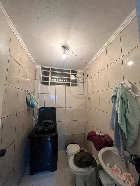 Casa ampla no bairro Terra Rica com 3 pavimentos e excelente estrutura.
