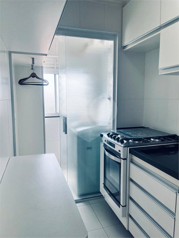 Apartamento à venda com 2 quartos em Parque Maria Domitila, São Paulo, SP