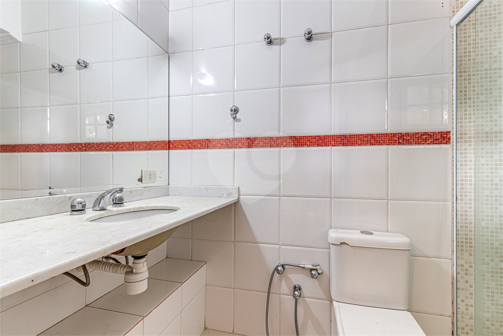 Sobrado à venda com 2 quartos, sendo 1 suíte, em Alto da Boa Vista, São Paulo, SP