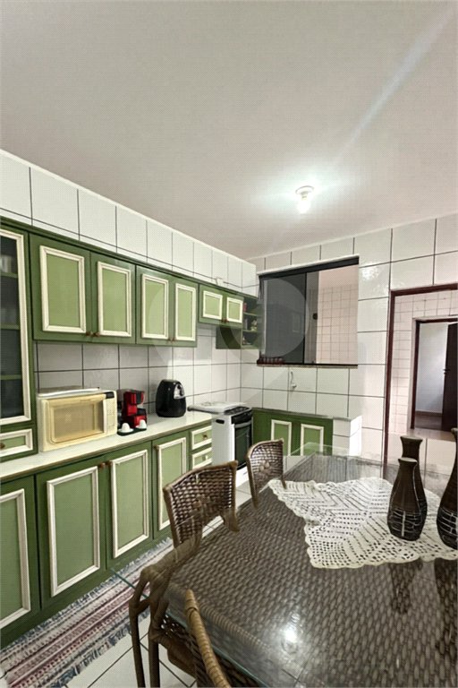 Apartamento à venda com 4 quartos, sendo 1 suíte,  no Centro, Ponta Porã, MS