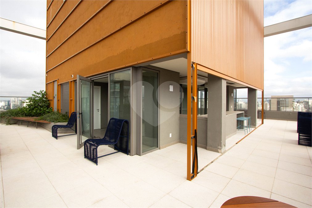 Apartamento à venda ou para alugar com 3 suítes em Moema, São Paulo, SP