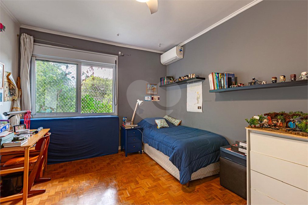 Sobrado à venda com 3 quartos, sendo 1 suíte, em Alto da Boa Vista, São Paulo, SP