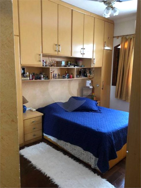Casa à venda com 4 quartos, sendo 2 suítes,  no condomínio Altos da Serra 1, São José dos Campos - SP