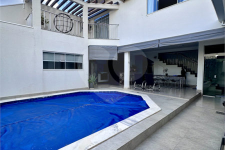 Sobrado à venda com 4 suítes em Jardim Shangri-lá, Cuiabá, MT