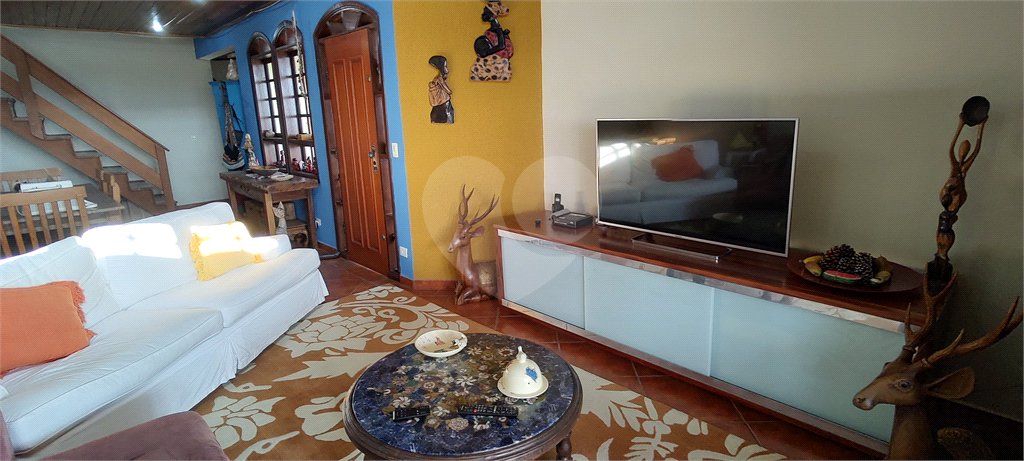 Casa à venda com 3 quartos, sendo 1 suíte, no Centro, Extrema, MG