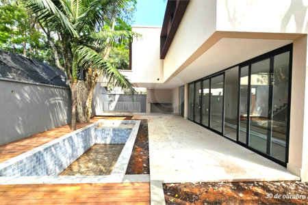 Casa à venda com 4 suítes no condomínio Garda, São Paulo - SP