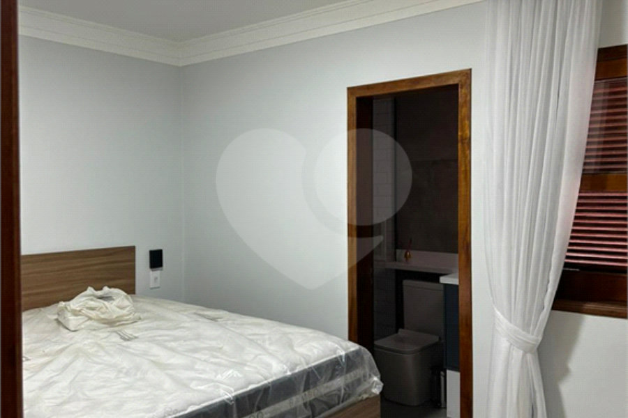 Casa à venda com 3 quartos, sendo 1 suíte, no condomínio Residencial Morada do Horto, São Paulo - SP