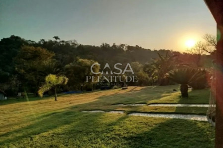 Chácara à venda com 2 suítes em Araçoiaba da Serra, SP