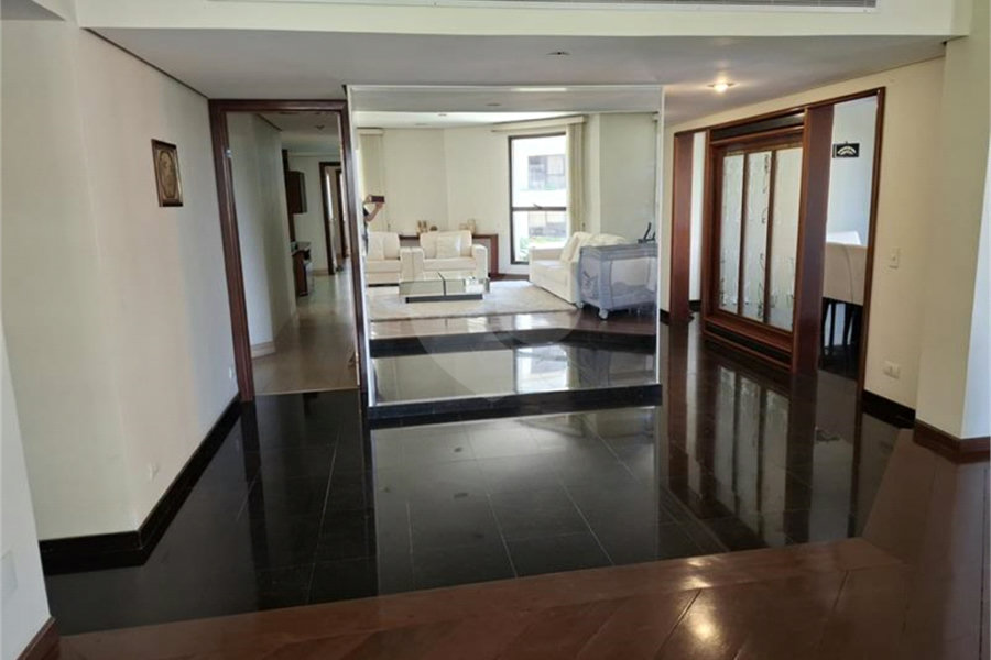 Apartamento, a venda, com 300m² de área privativa, 4 suítes, 4 vagas - Santana / SP