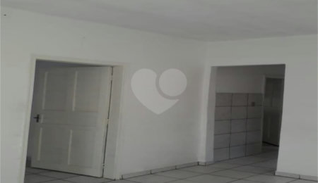 Casa à venda com 4 quartos, sendo 1 suíte,  em Jabaquara, São Paulo, SP
