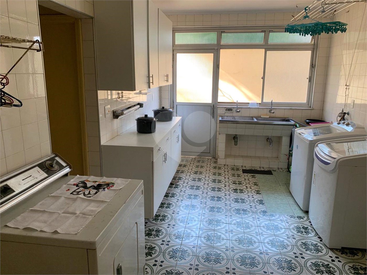 Casa à venda com 4 quartos, sendo 2 suítes, em Vila São Francisco, São Paulo, SP