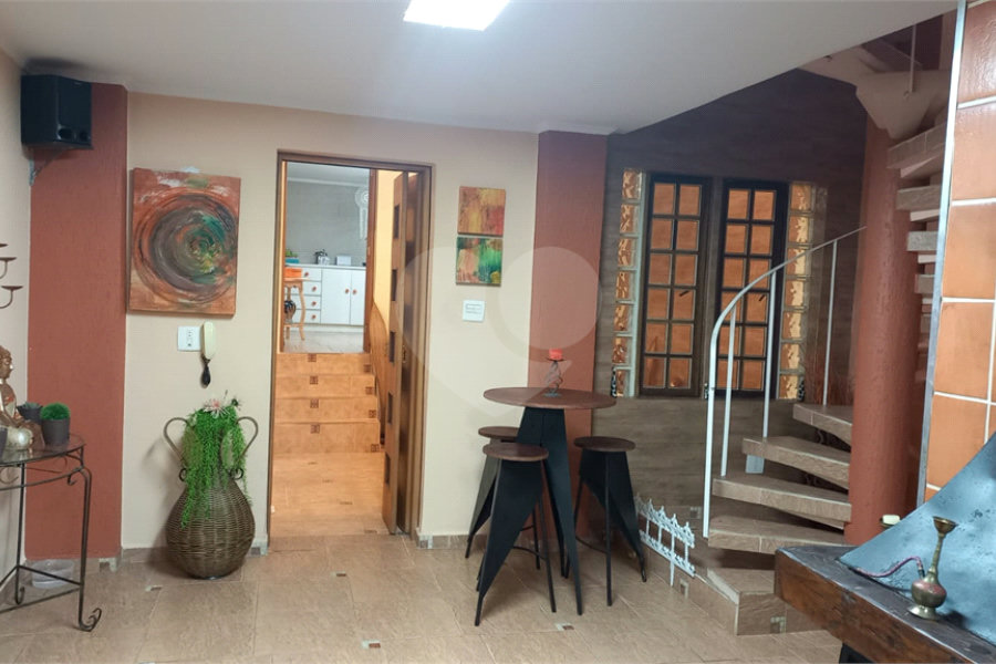 Sobrado à venda ou para alugar com 4 quartos, sendo 1 suíte,  em Santana, São Paulo, SP