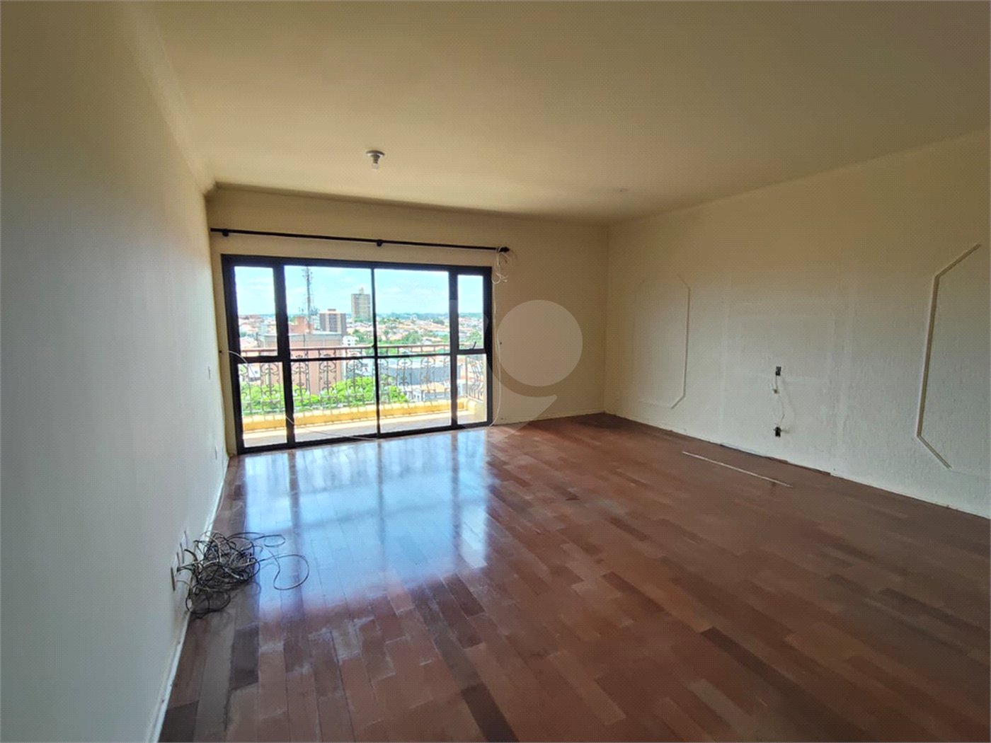 Apartamento à venda ou para alugar com 3 quartos, sendo 1 suíte, no Centro, Itapetininga, SP