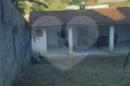 Sobrado à venda com 8 quartos, sendo 2 suítes,  em Vila Suissa, Mogi das Cruzes, SP