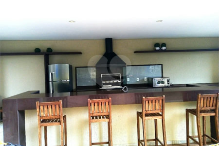 Apartamento à venda com 38m² e 1 dormitório, localizado no bairro Jardim Flor da Montanha.