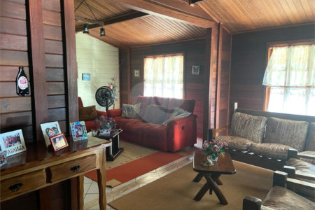 Casa à venda com 3 quartos, sendo 1 suíte,  no Centro, Araçoiaba da Serra, SP