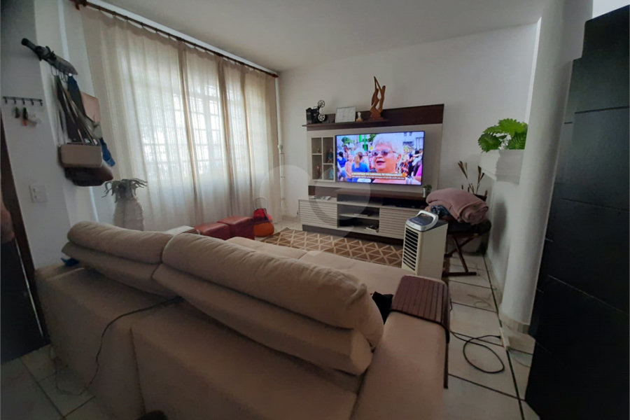 Sobrado à venda com 3 quartos em Vila Irmãos Arnoni, São Paulo, SP