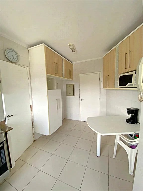 Apartamento à venda com 3 quartos, sendo 1 suíte,  em Vila Andrade, São Paulo, SP