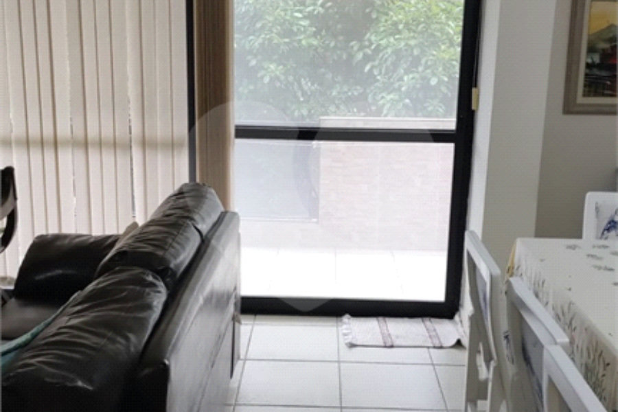 Duplex à venda com 3 quartos, sendo 1 suíte, em Enseada, Guarujá, SP