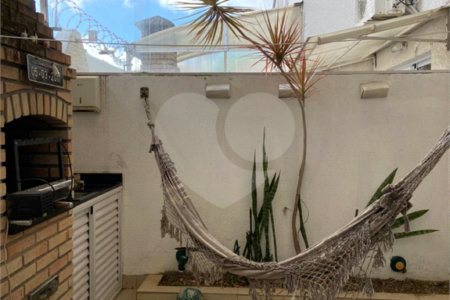 Casa à venda com 3 quartos, sendo 1 suíte, no condomínio Villaggio Portobello, São Paulo - SP