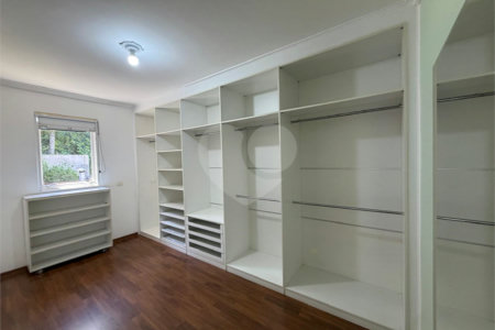 Casa à venda ou para alugar com 4 quartos, sendo 3 suítes, em Alto da Boa Vista, São Paulo, SP