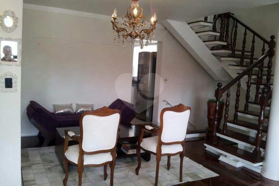 Casa à venda com 4 quartos, sendo 2 suítes, no condomínio Travessa Mário Antônio Correia,174, São Paulo - SP