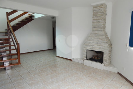 Casa à venda com 3 quartos, sendo 1 suíte, no condomínio Alpes de Vinhedo, Vinhedo - SP