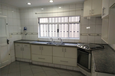 Sobrado à venda com 3 quartos em Chora Menino, São Paulo, SP