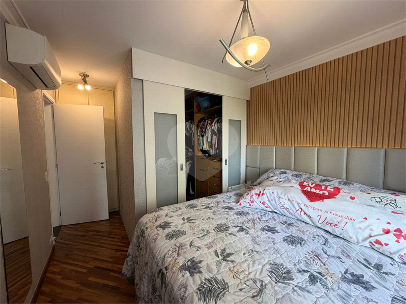 Apartamento à venda com 3 quartos, sendo 1 suíte,  em Vila Regente Feijó, São Paulo, SP