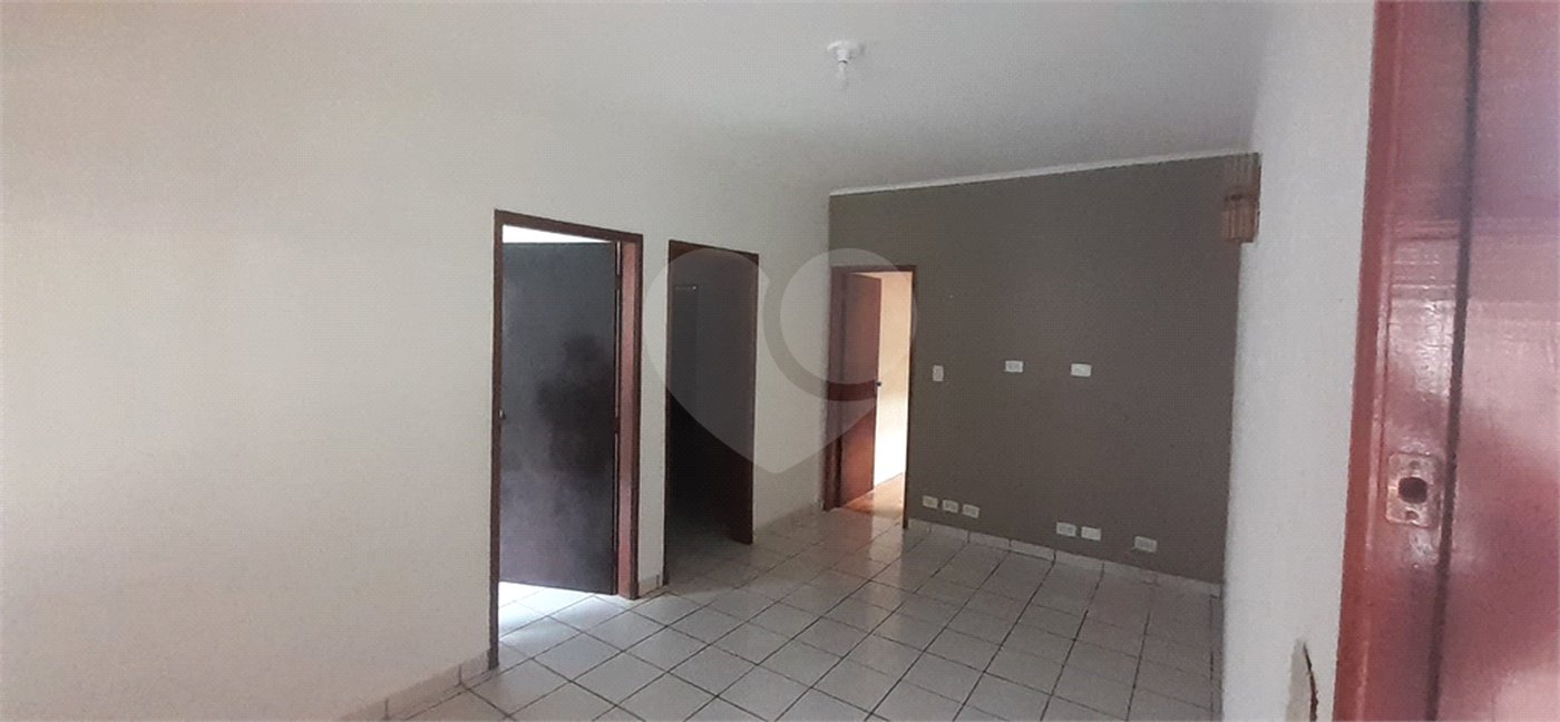 Casa à venda com 3 quartos, sendo 1 suíte, em Vila Gustavo, São Paulo, SP