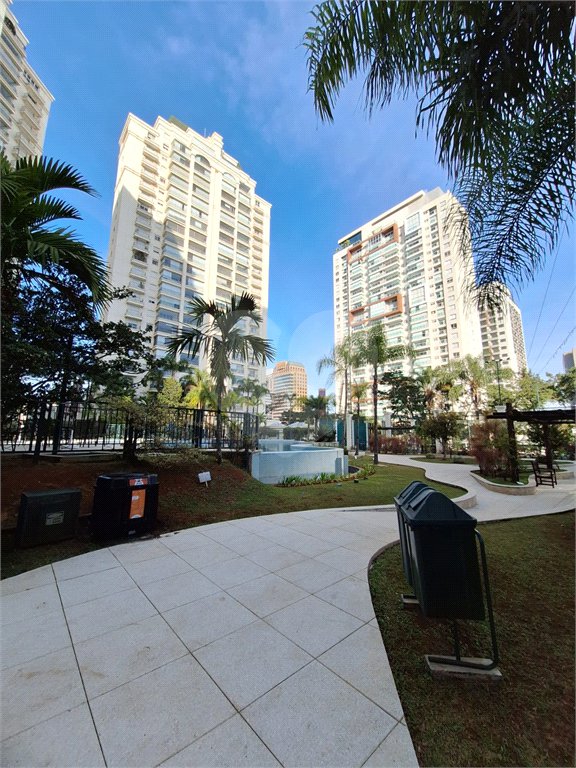 Apartamento à venda com 4 quartos, sendo 3 suítes,  em Vila Gertrudes, São Paulo, SP