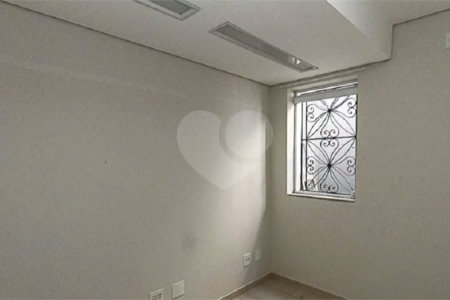 Sobrado à venda no Belenzinho de 208 m² com 6 dormitórios, 4 banheiros e 2 vagas