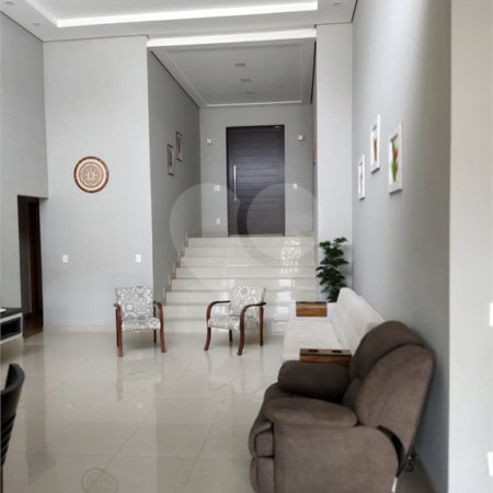 Casa à venda com 4 quartos, sendo 2 suítes, no condomínio Residencial Villaggio Paradiso, Itatiba - SP
