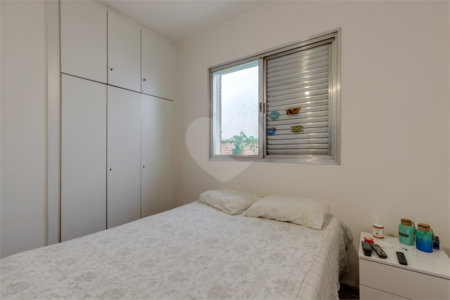 Casa de Vila à venda com 3 quartos, sendo 1 suíte, em Granja Julieta, São Paulo, SP