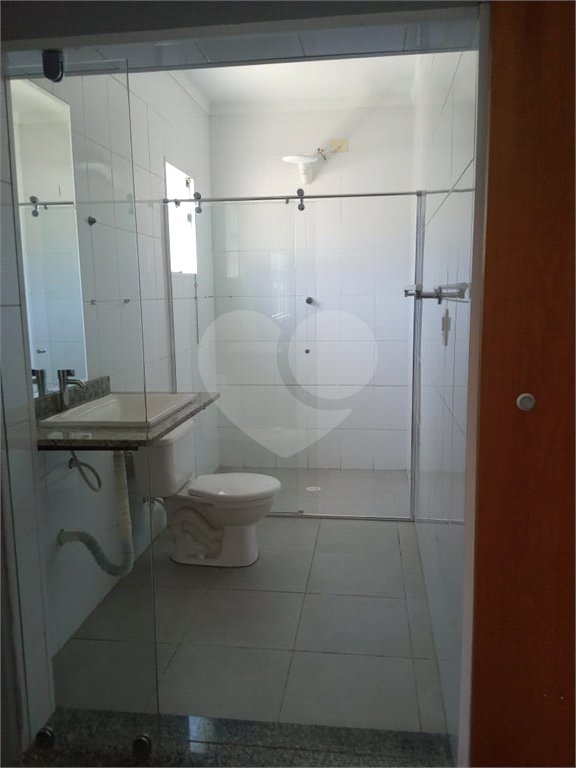 Casa à venda com 2 quartos, sendo 3 suítes,  no condomínio Aruã, Mogi das Cruzes - SP