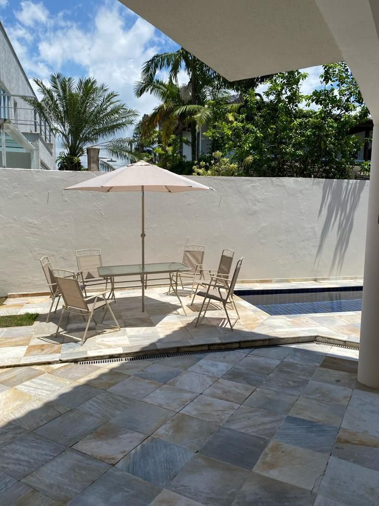 Casa com 6 dormitórios à venda, 304 m² por R$ 5.500.000,00 - Vista Linda - Bertioga/SP