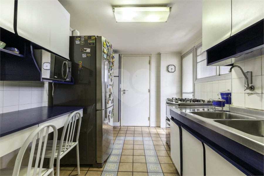 Apartamento à venda com 3 quartos, sendo 1 suíte, em Bela Vista, São Paulo, SP