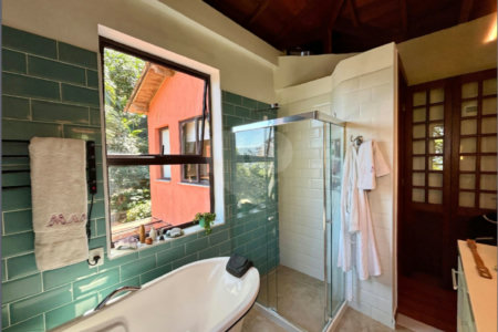 Casa à venda com 4 quartos, sendo 1 suíte, em Lagoa, Rio de Janeiro, RJ