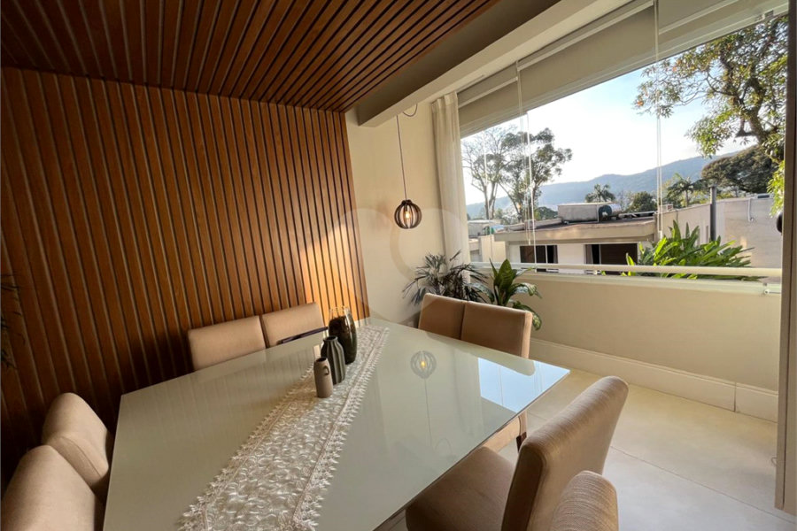 Casa à venda com 3 suítes no condomínio Domus, São Paulo - SP